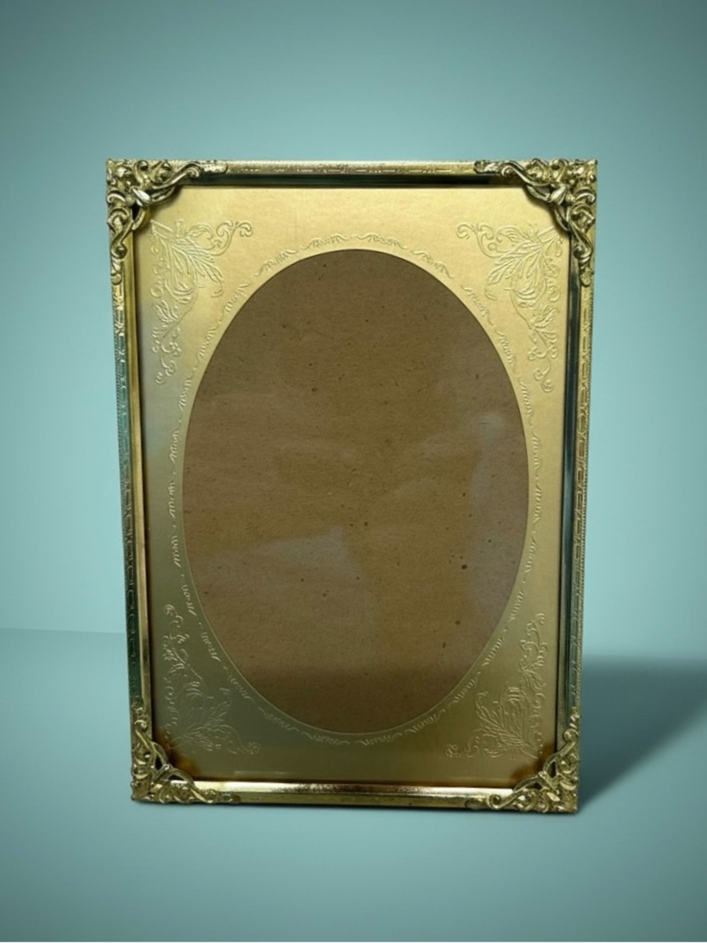 Vintage Ornate Gold Metal 5x7 Picture Frame with Oval Matting Easel Back